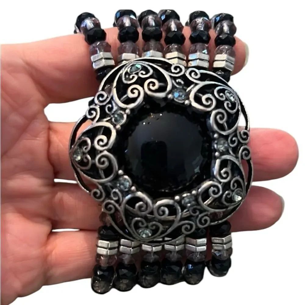 Gorgeous 6 strand black beaded bracelet w/ large silver & black medallion EUC